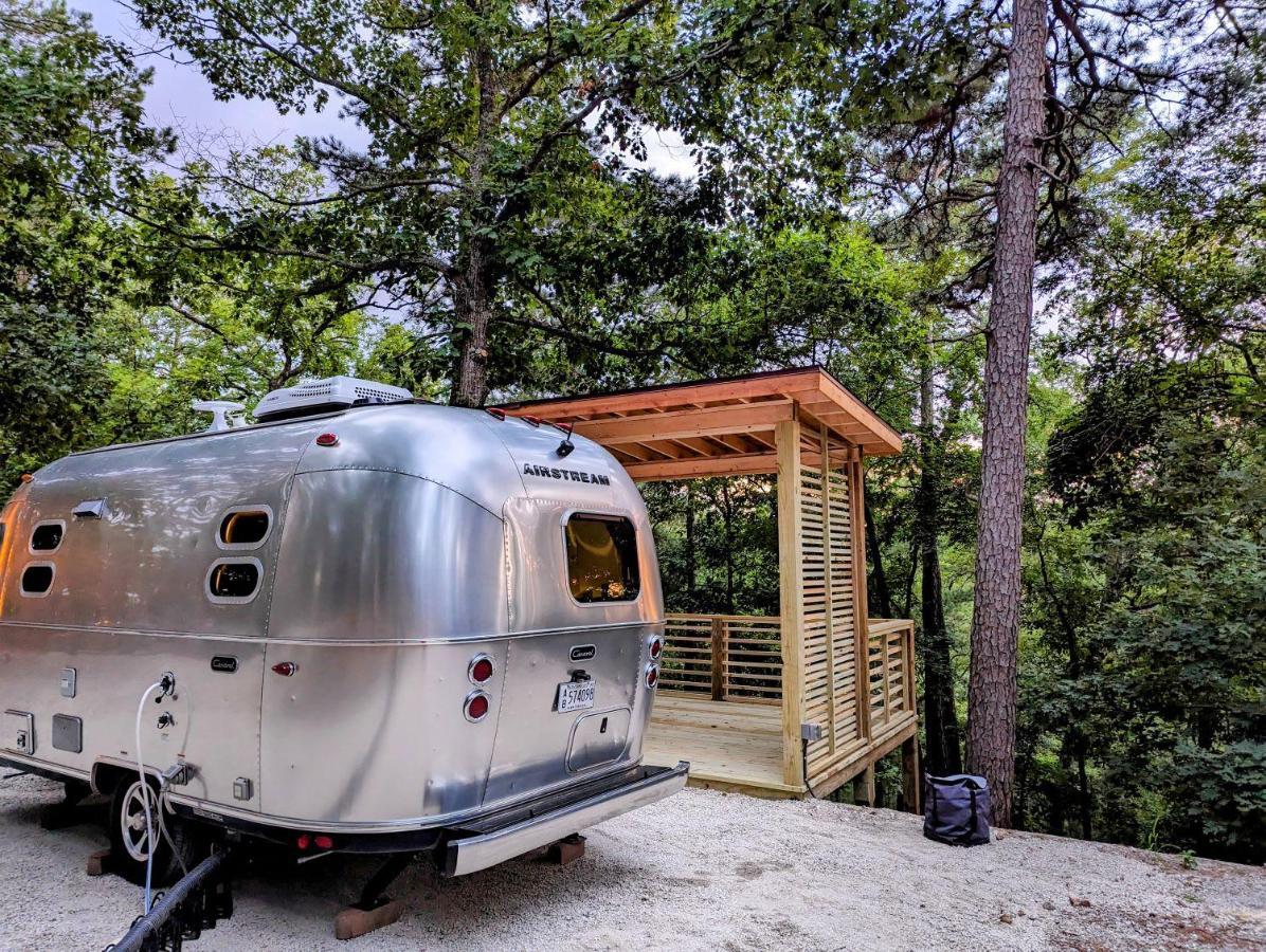 Airstream Caravel 2020 Loblolly Pines Adventure Camp Hotel Eureka Springs Exterior foto